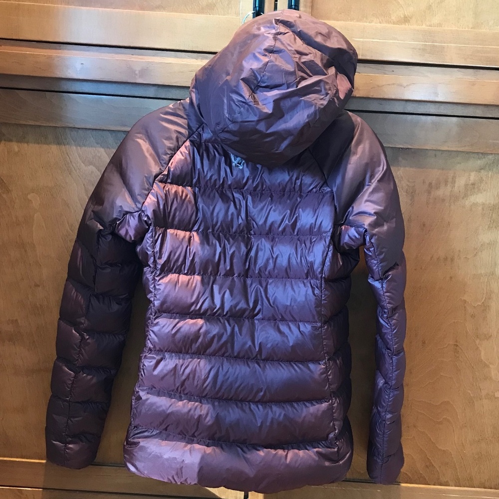 REI CO-OP WOMEN’S STRATOCLOUD DOWN HOODED PUFFER JACKET BURGUNDY XS - Picture 4 of 11